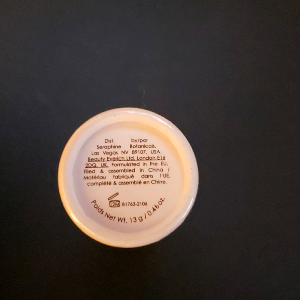 Seraphine Botanicals lip scrub - Picture 3 of 4